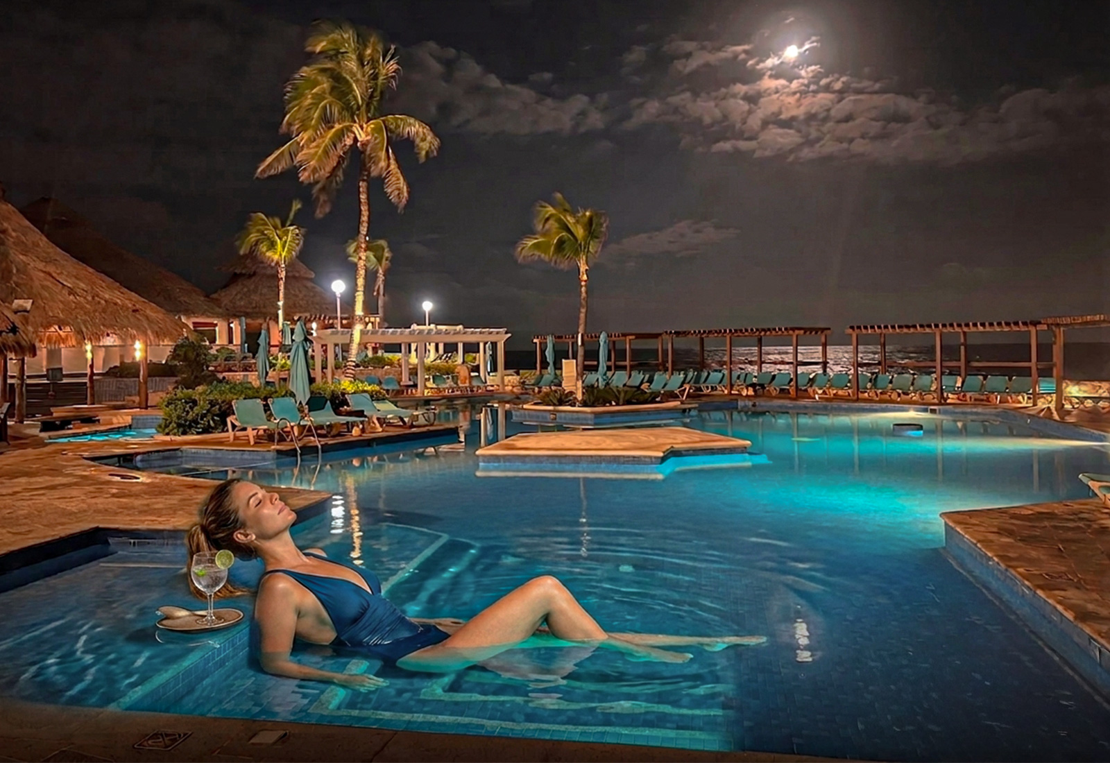 Noche de entretenimiento en Royal Solaris Cancún